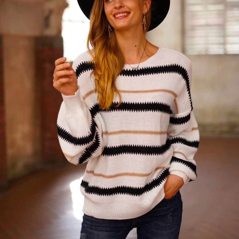 🍁🆕White Striped Loose Fit Sweater - Picture 3 of 6